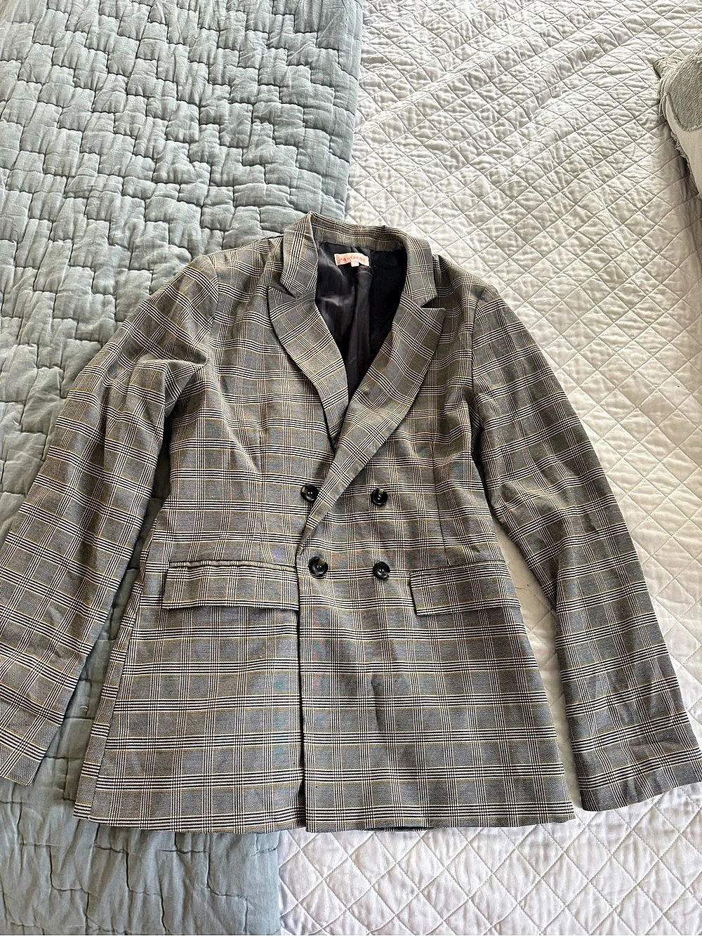 re-names Plaid Double-Breasted Blazer in Gray Size Large